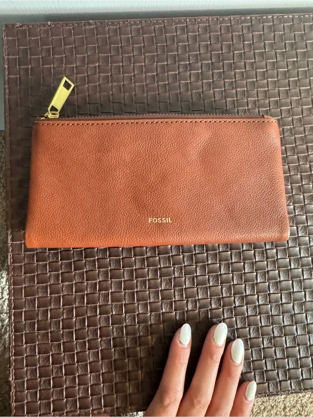Fossil Tan/Brown Leather Zip Card Holder with Gold Hardware